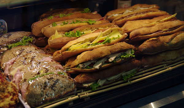 Assortiments de sandwiches au pain Bio