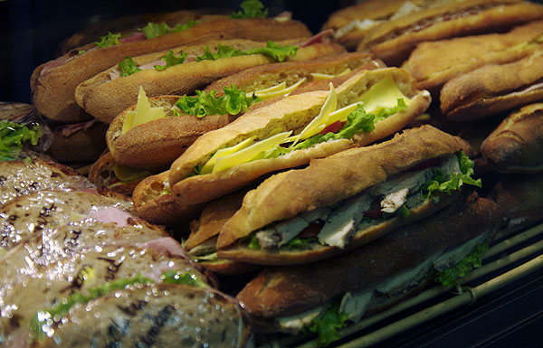 Assortiments de sandwiches au pain Bio